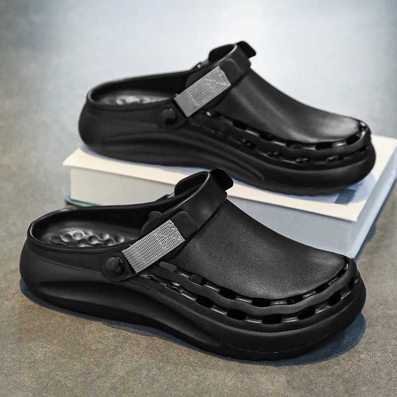 New Arrival Mens Sandals Lightweight Hole Casual Shoes Mens Slippers Home Garden Summer Outdoor Non slip Beach Mens Slippers Brown T250407
