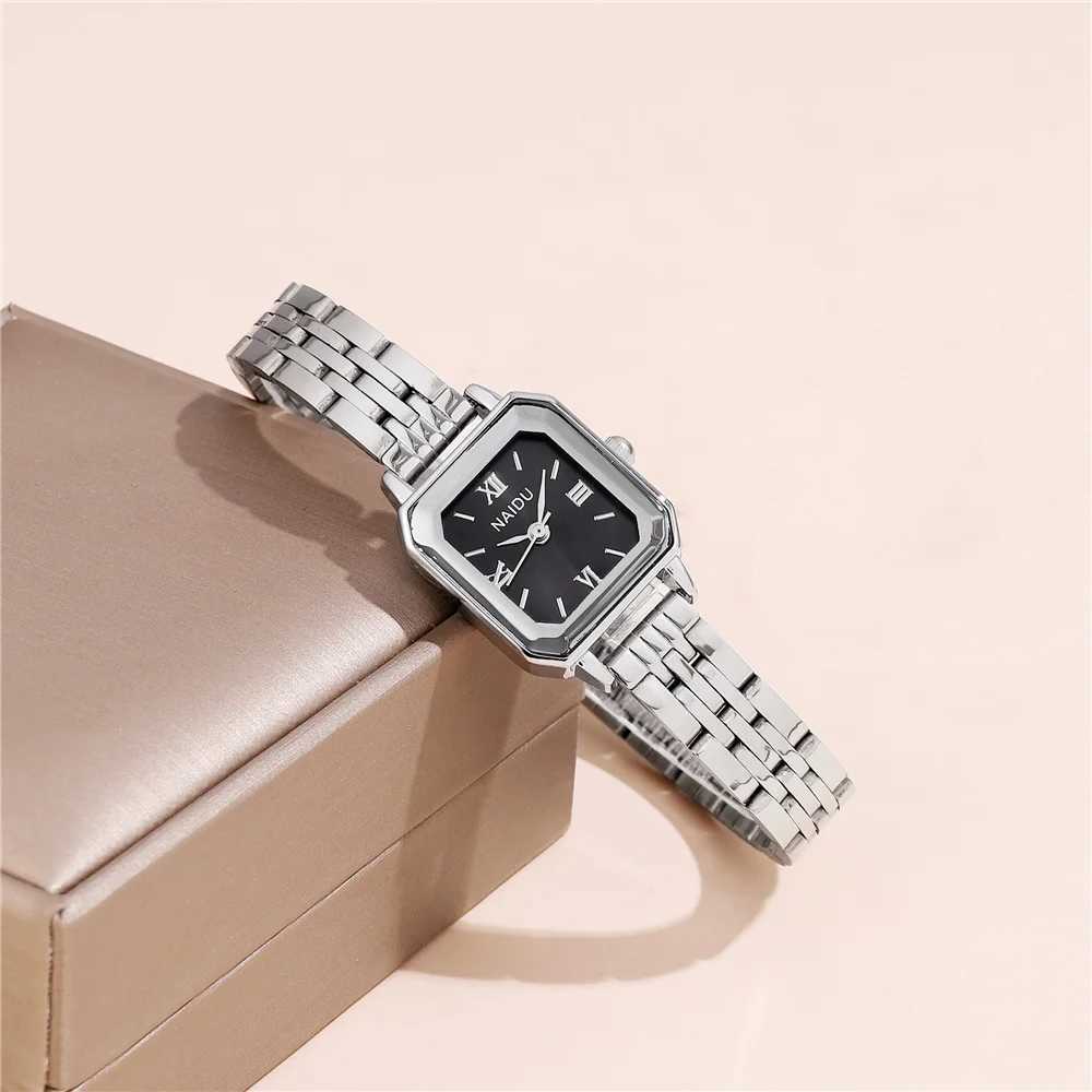 Fashion womens small dial quartz steel watch dress watchT250408
