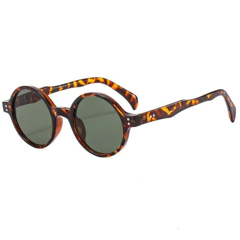 Vintage Round Sunglasses Women Men Brand Designer Sun Glasses Male Female Rivet Frame Fashion Retro Shades Oculos De Sol
