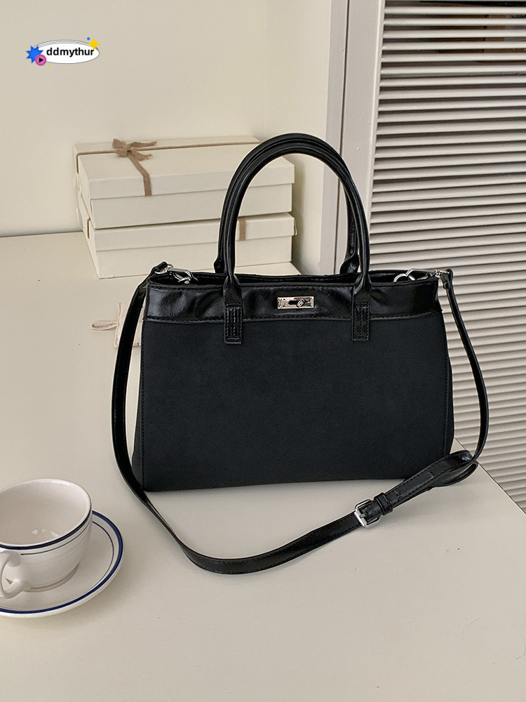 Korean niche hand-held Kelly for women's autumn and winter 2024 new fashionable commuting bag, single shoulder crossbody bag