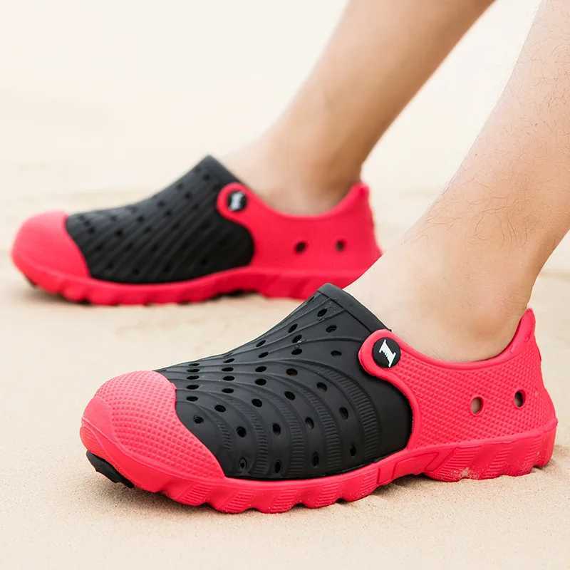 New Arrival Mens summer outdoor beach slippers wearing sandals outdoor sandals beach hole shoes garden shoes couple M ller shoes T250407
