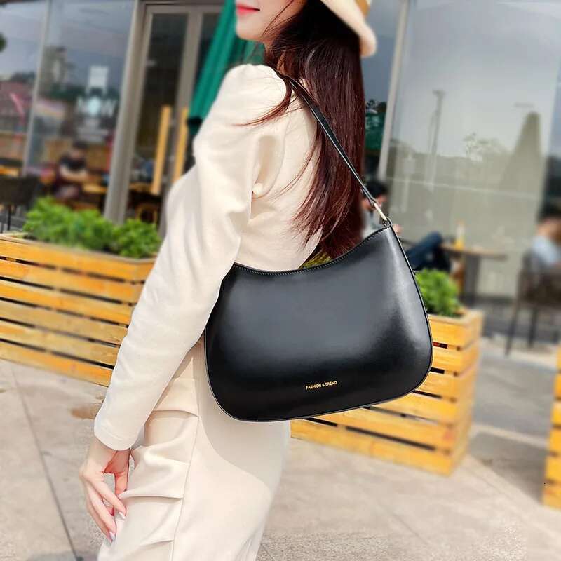 High Quality Stylish Urban Women's Underarm Designer Lady Shoulder Bag Trendy And Versatile Cowhide Leather Handbag