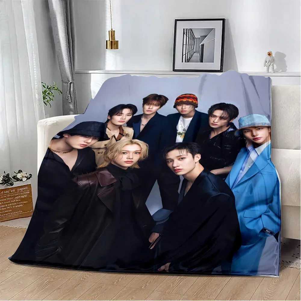 New KPOP Boys Stray Kids Printed Blanket Picnic Blankets Warm Blanket Soft and Comfortable Blanket Home Travel Birthday Gift L251108