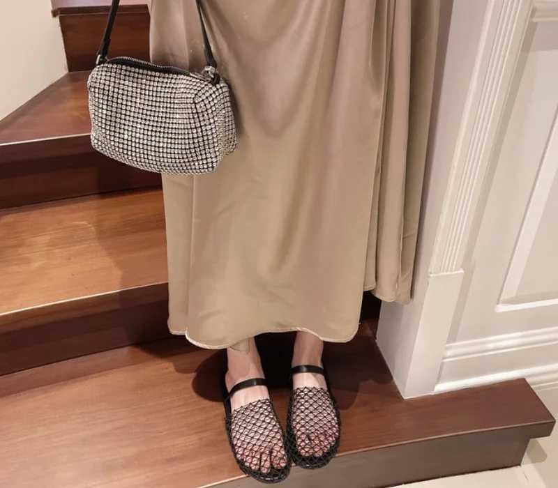 New Arrival Summer Mesh Hollow Sandals for Womens Apartment Shallow New Beach Shoes Comfortable Retro Womens Slippers T250407