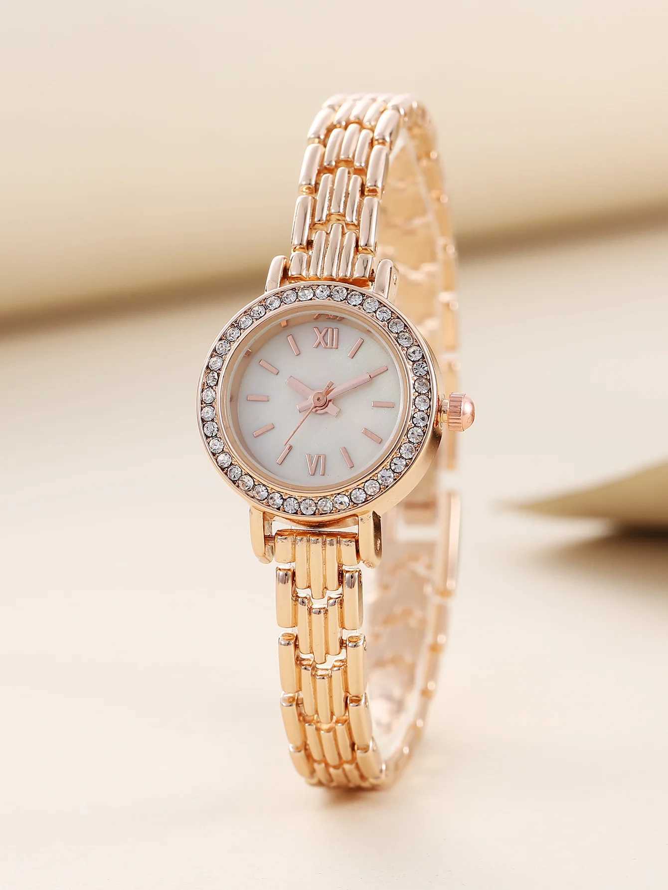 Fashion Design Alloy Compact Womens Premium Quartz Watch Gift Related ItemsT250408
