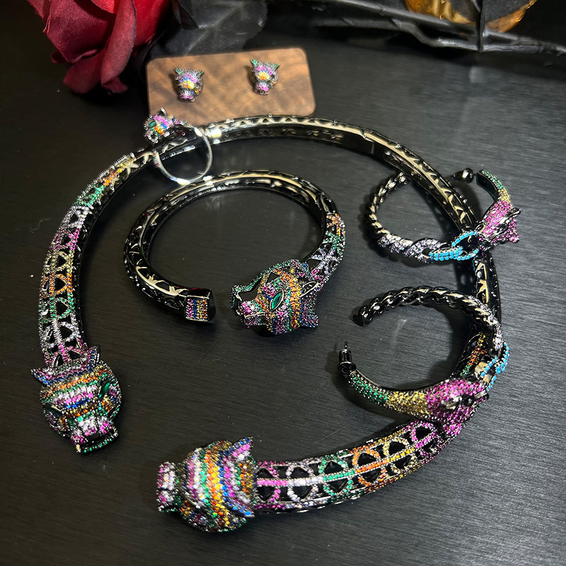 High end Full Zircon Cheetah Four piece Jewelry Set Heavy Industry Full Zircon Hot Selling Necklace Ears