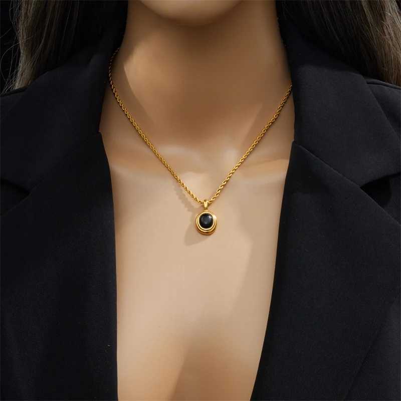 DIEYURO 316L Stainless Steel Oval Black White Stone Pendant Necklace For Women Girl New Trend Clavicle Chain Jewelry Gift PartyC250407