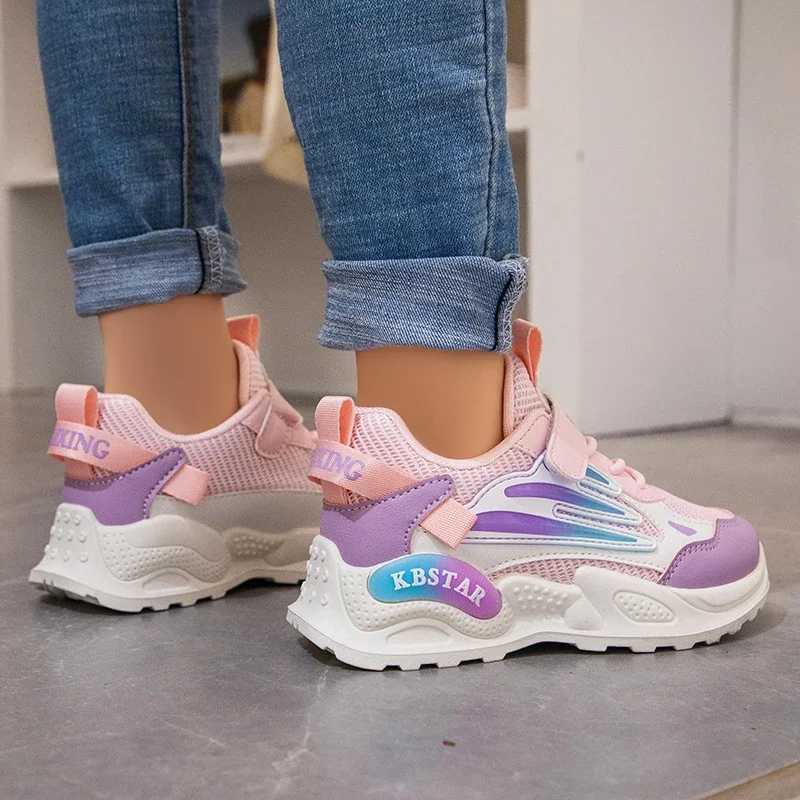 Childrens sports shoes boys and girls running sports shoes air mesh fashion classic boys casual shoes white blue pink W250407