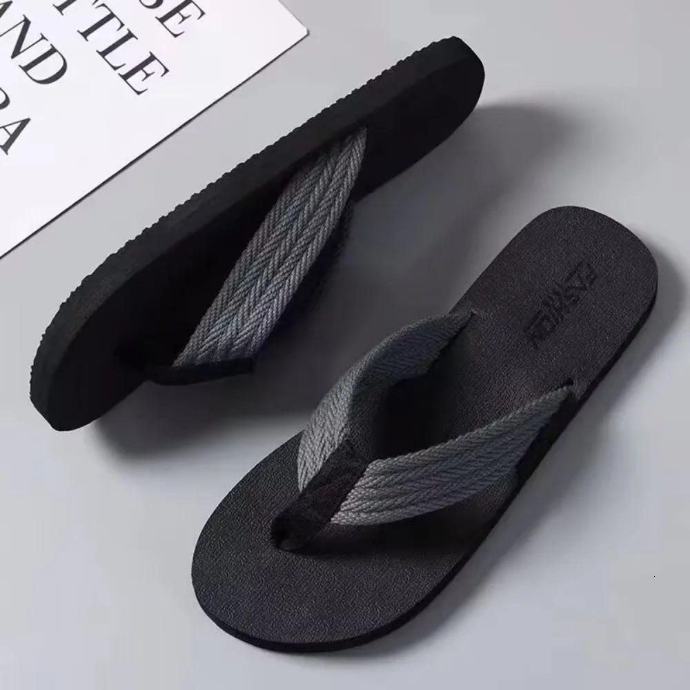 Mens Slippers Summer Trend Lightweight Flip Flops Man Minimalist Fashion Holiday Leisure Beach Slippers Men Chanclas Pantuflas 250408