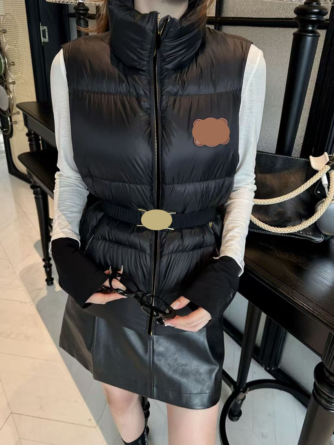 High Womens Vests Downs Jacket Long Style Designer Parkas Coats Puffer Jackets Budge Bomber Wind Coat Belt Slim Outwears Windbreaker