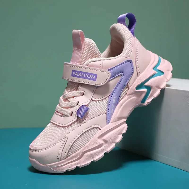 Cute pink childrens lightweight mesh walking shoes suitable for outdoor breathable sports running shoes W250407