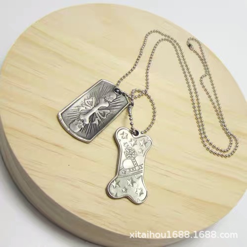 Designer Viviennen West Wood Internet Celebrity with the Same Style As the Empress Dowager Silver Carved Bone Dual Brand Necklace Punk Style for Men and Women Antique