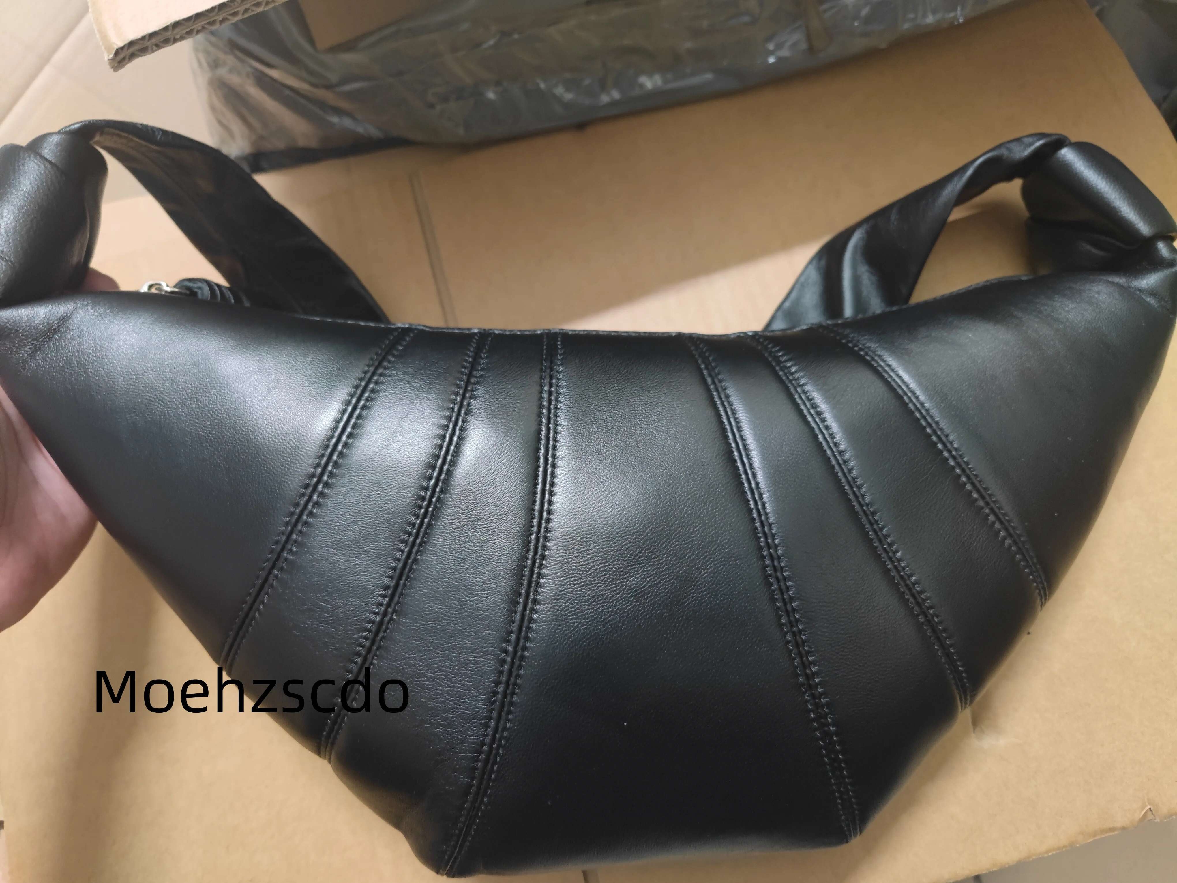 Top Quality Fashion Beautiful 100% Sheepskin Diagonaldumpg Large Capacity Designer Popularsoft Chest Bag