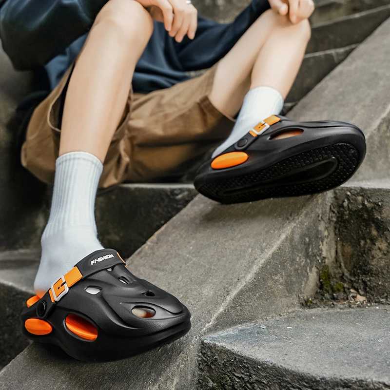 New Arrival High quality summer cave hollow closed toe anti slip sandals with soft soles lightweight and ultra soft platform garden shoes T250407