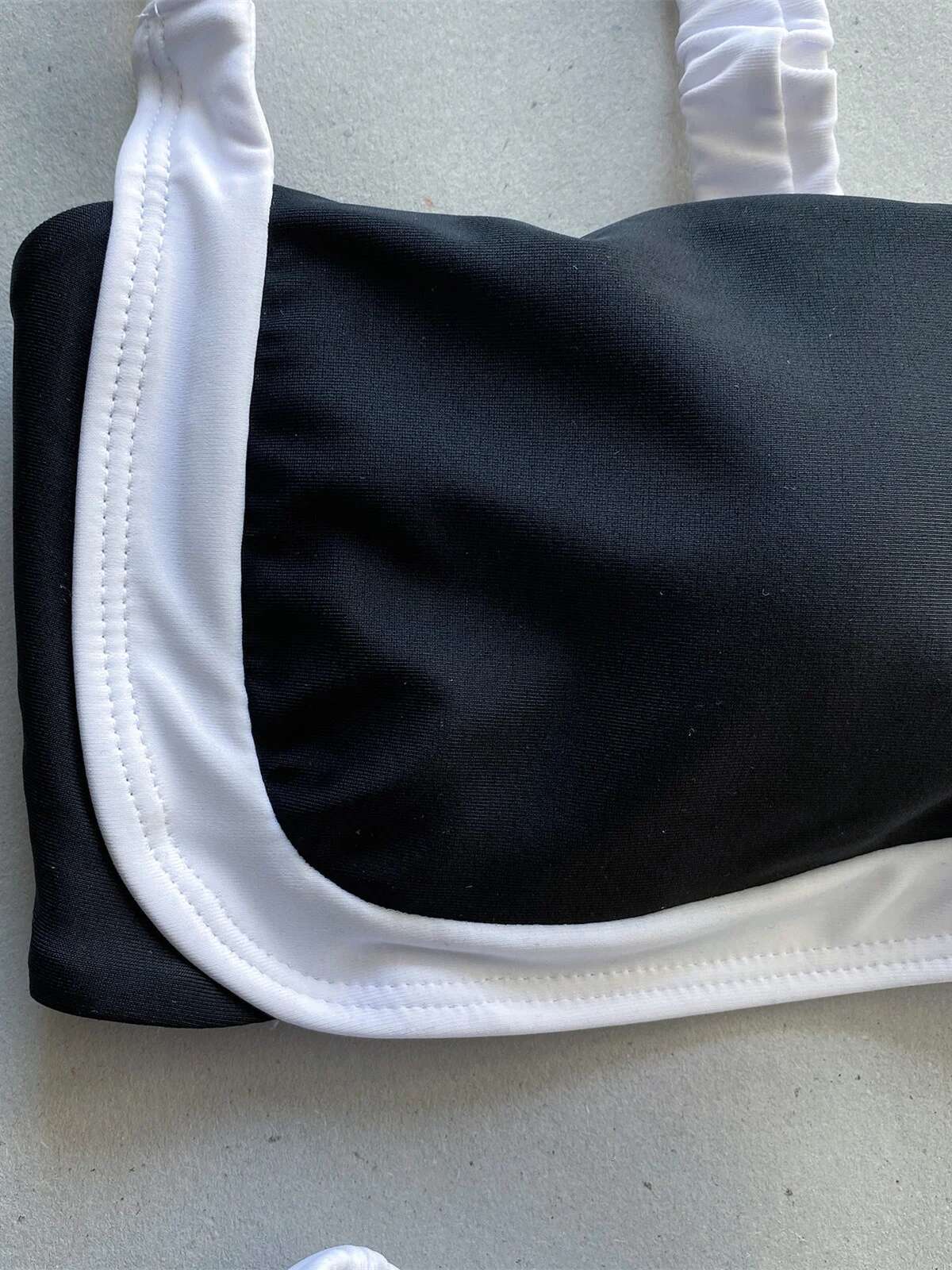 Dongdumaoyi New Black White Splicing Bikini Set Women Sexy Bandeau Push Up Micro Swimsuit Summer Bathing Suit Pleate Thong Swimwear