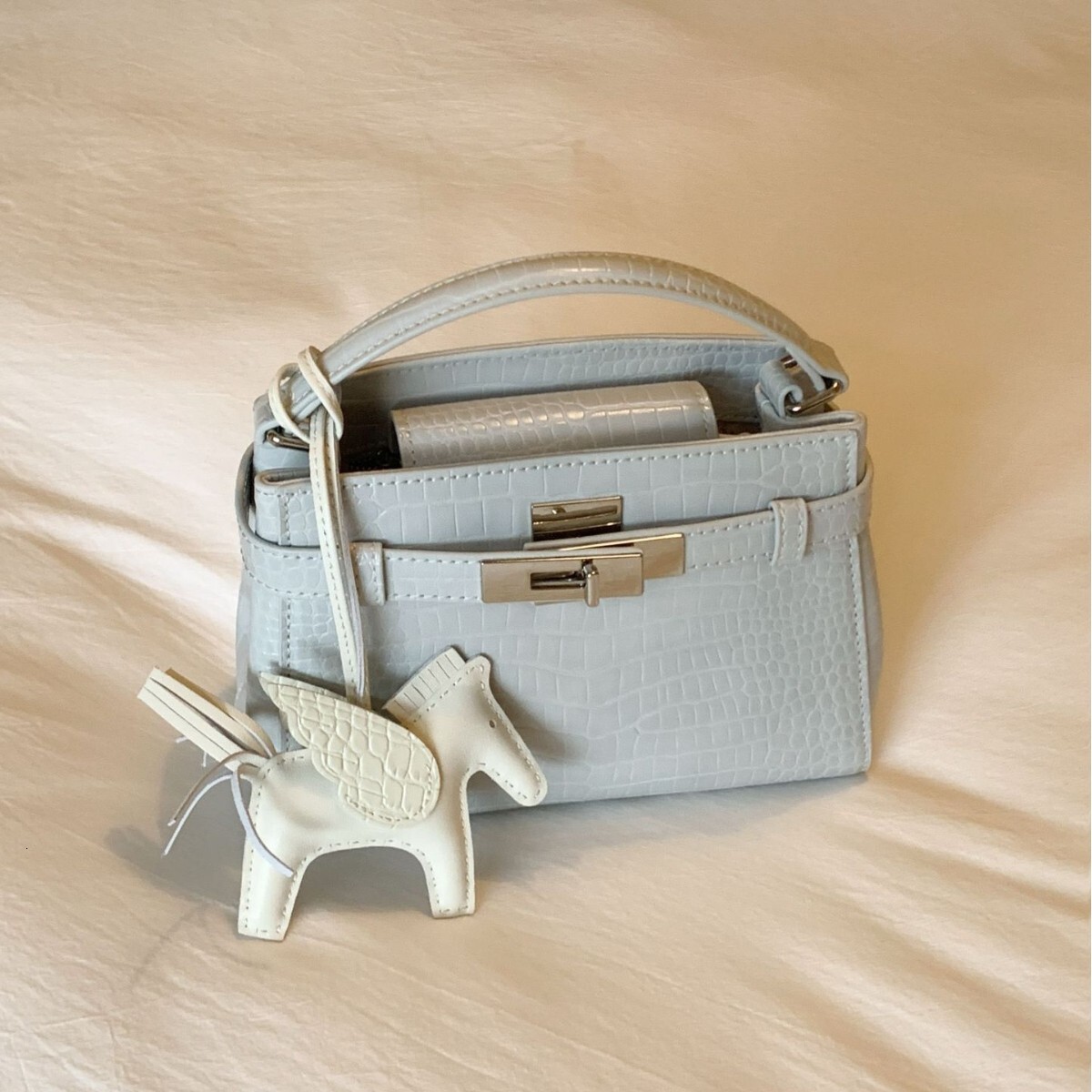 2025 Mint Light Language Fashion Handbag New Women's Shoulder Slant High End Small Square Shoulder Bag