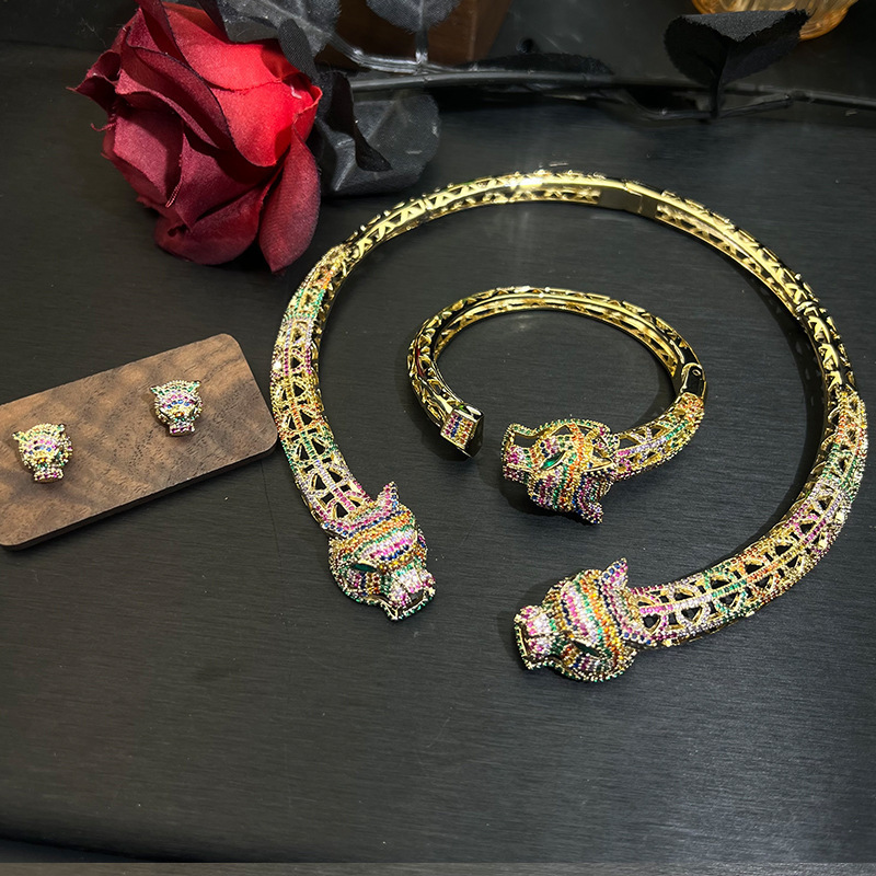 High end Full Zircon Cheetah Four piece Jewelry Set Heavy Industry Full Zircon Hot Selling Necklace Ears
