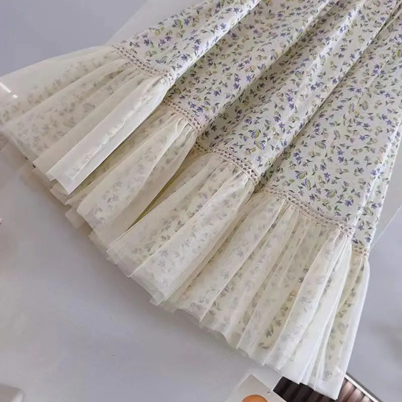 Retro Printed Princess Dress For 4-14Yrs Teenager Girls 2025 Summer Children Clothes Short Sleeve Lace Loose Elegant Dress 250408