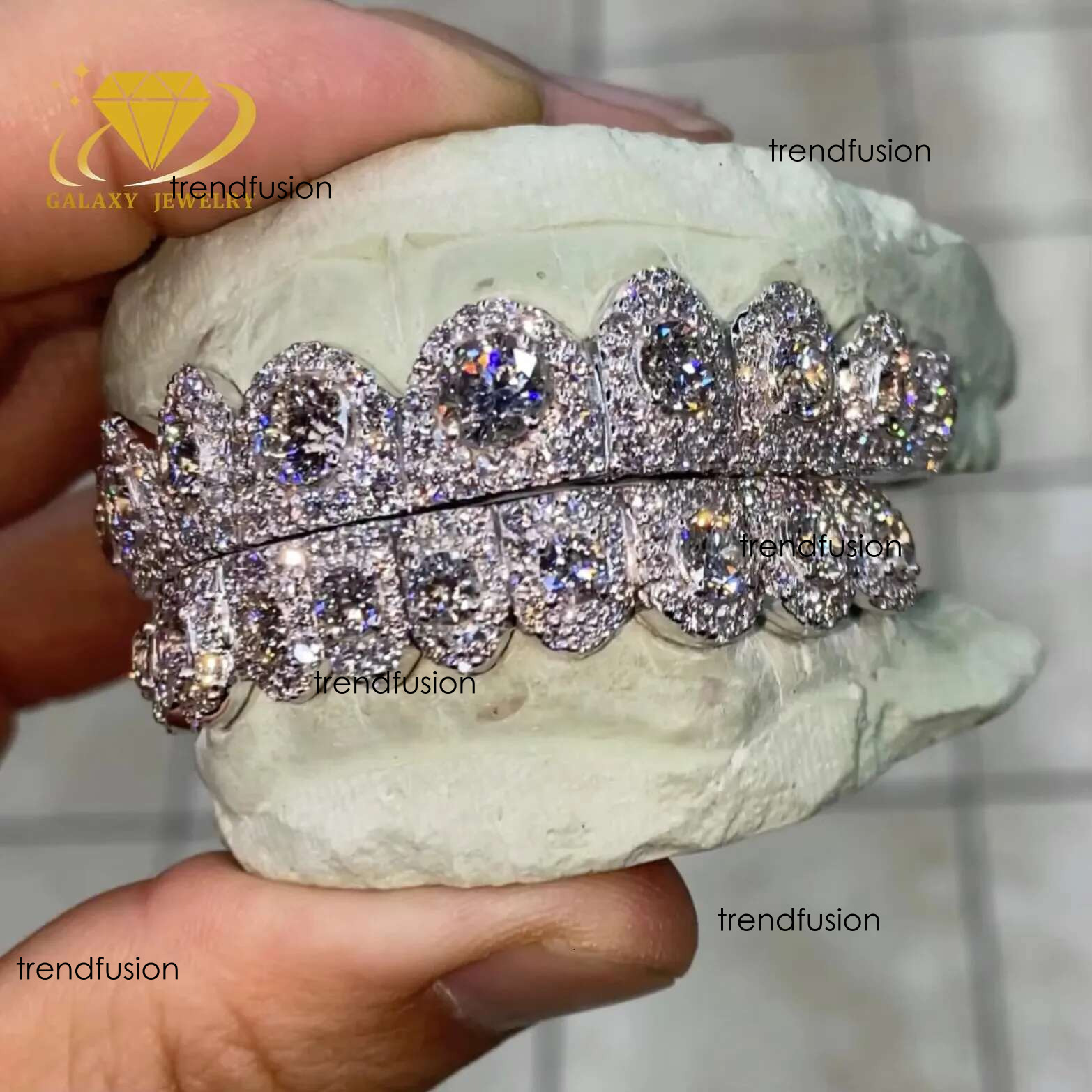 Popular Custom Flawless Mossanite Grills Teeth Big Stone Vvs Moissanite Top 10 Bottom Ice Out Dia Grillz
