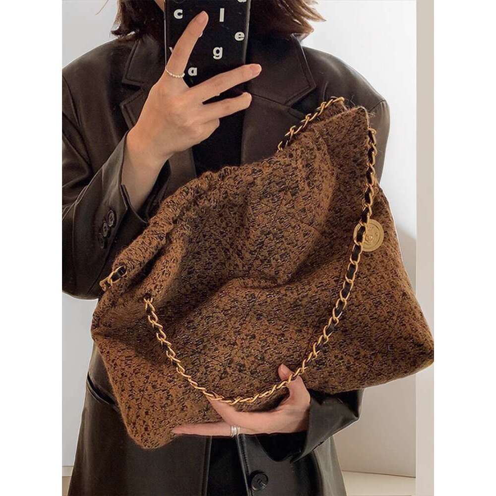 Women's Bags Large capacity commuting brown woolen chain tote women, 2025 new model, niche single shoulder underarm bag for spring and summer