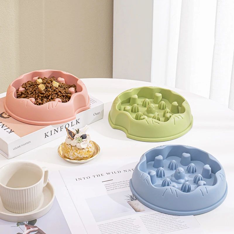 175283 The outer side of the bowl is wrapped in soft plush material, providing warmth in winter and keeping cats' paws warm during meals.