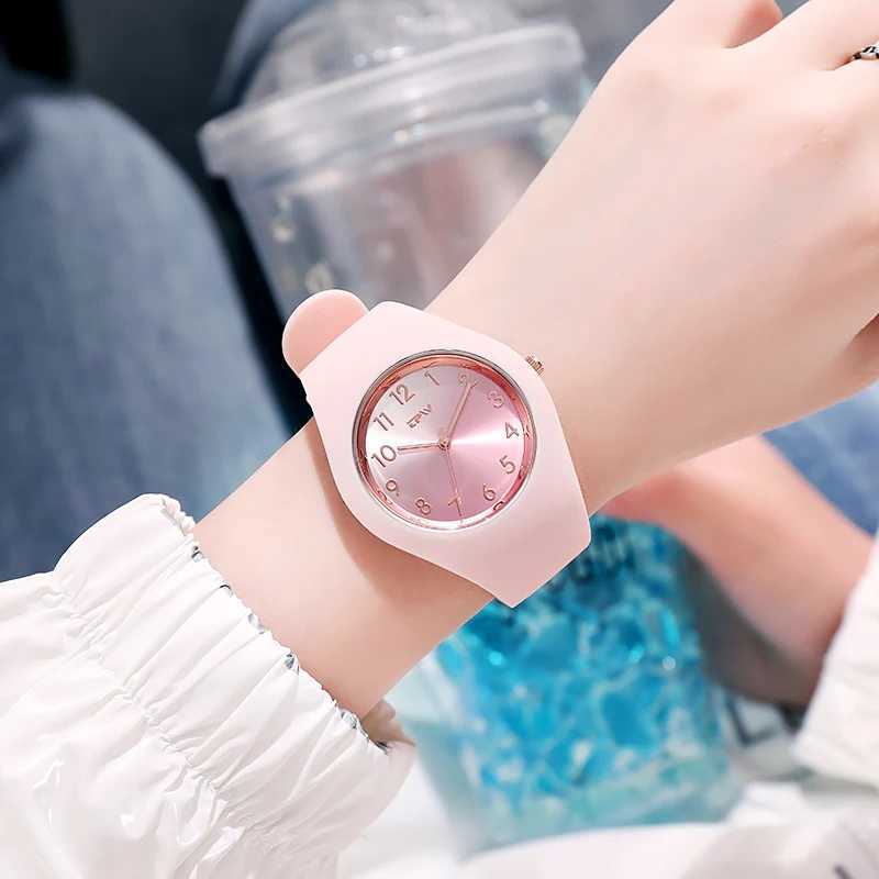 TPW full-size 40mm quartz womens watch with rubber strap and skin friendly silicone watchT250408