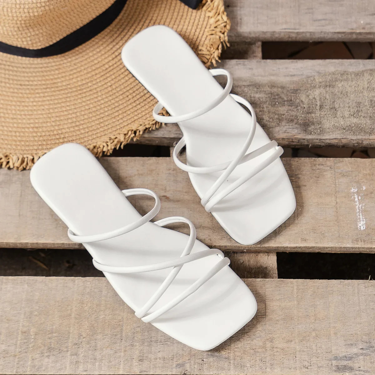 Women sandals Summer White Flat Sandals casual Bridal Wedding Shoes Strap Beach Sandals Roman Slipper 250408