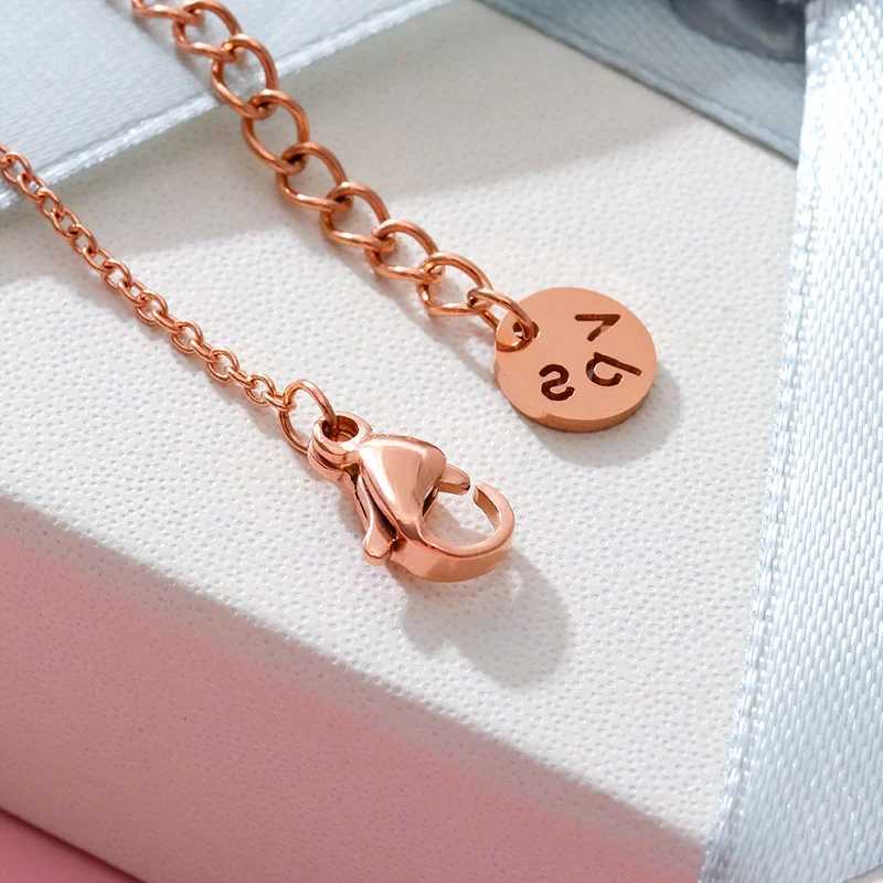 PAXA Fashion Elegant White Shell Flower Charm Pendant Necklace for Women Stainless Steel Necklace for Women Wedding Party Jewelry Y250408