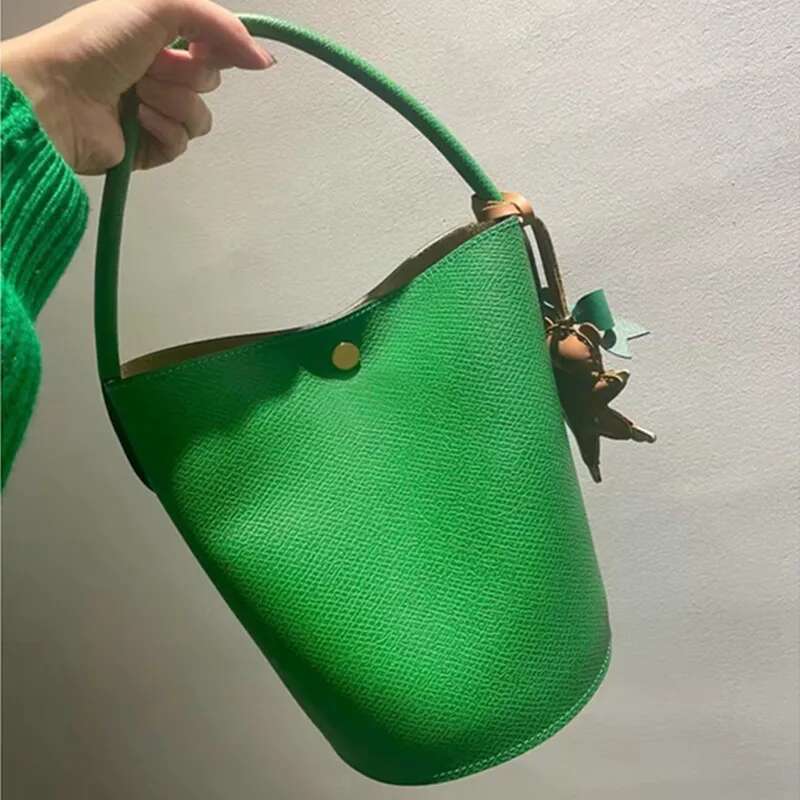 2025 Designer Bucket Tote Genuine Leather Women Shoulder With Long Straps T Cowhide Crossbody Bag