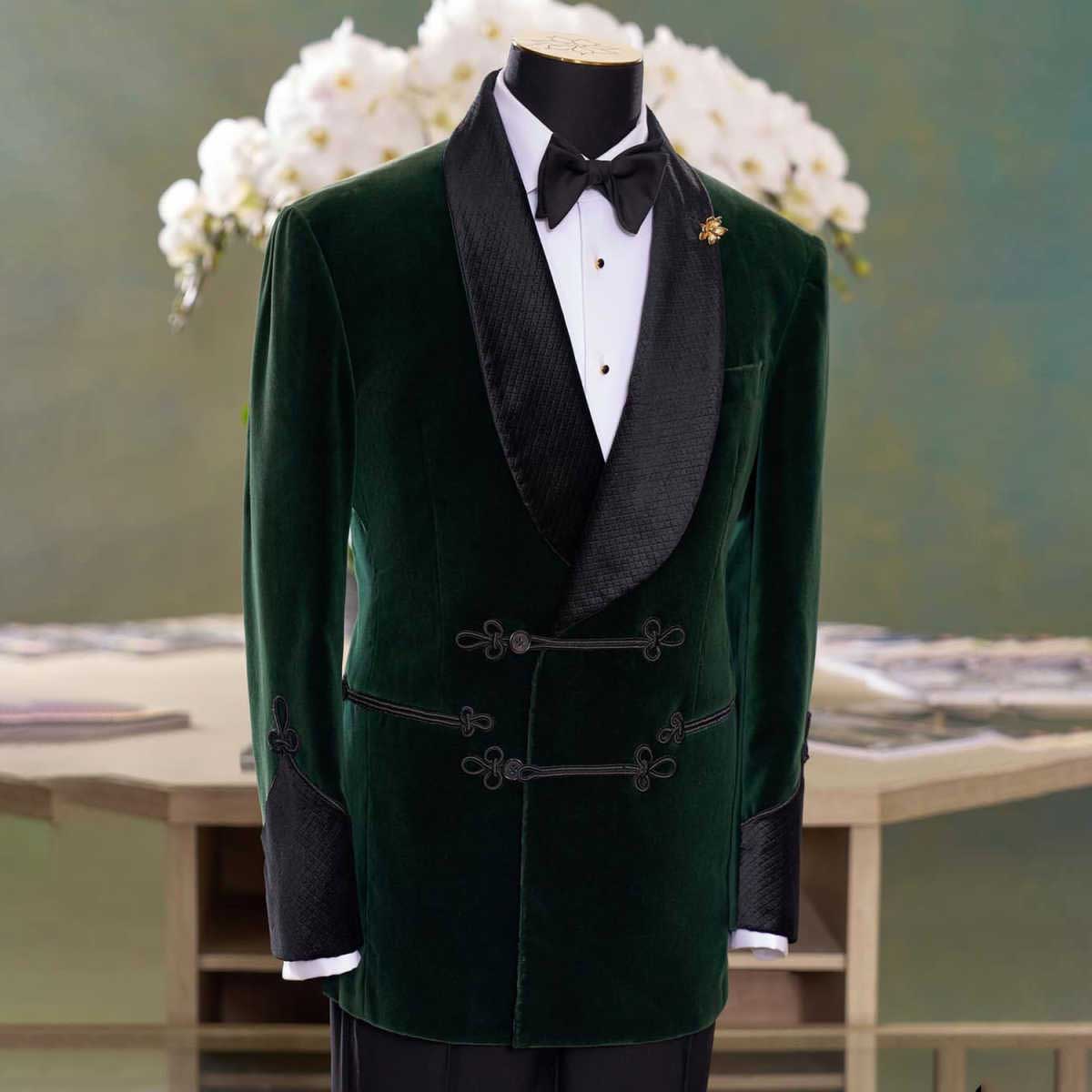 Classic Wedding Men's Suit Velvet Men Suit Party Suit 2-PCS Coat Pants Buckle Tailor-Made Groom Groomsman Formal Occasions Size Customized M25101