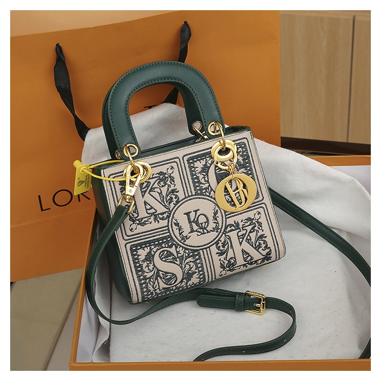 2025 New style all-match western-style single-shoulder cross body embroidered bag online celebrity light luxury niche square bag for women new design