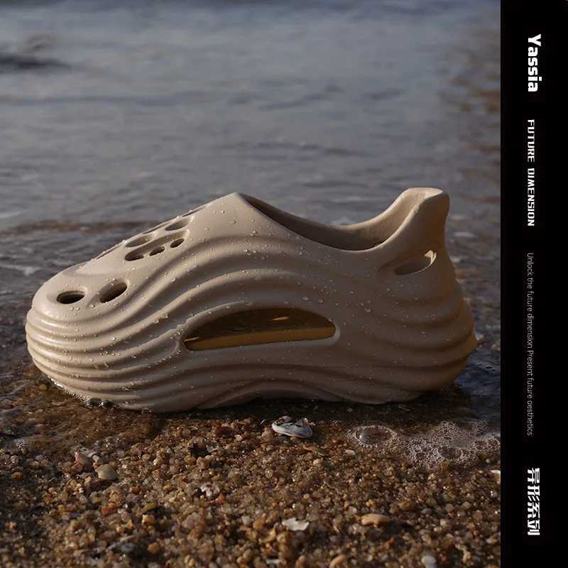 New Arrival Summer womens sandals EVA mens casual shoes hole shoes Clogs sandals family outdoor mens beach smooth shoes large size T250407