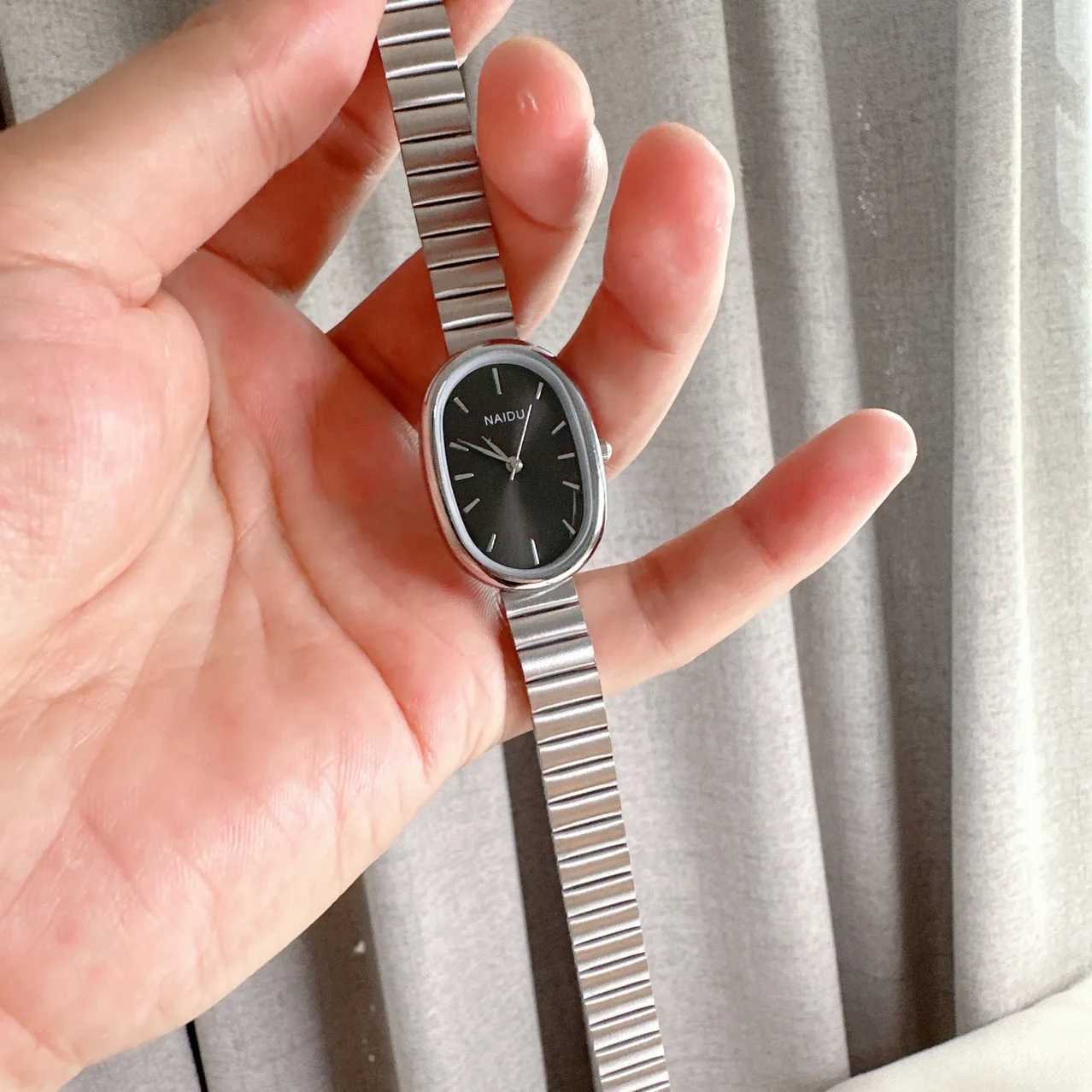 Womens Watch Version Chain Elliptical Dial Korean Edition Womens Fashion Quartz Watch Clothing Version WatchT250408