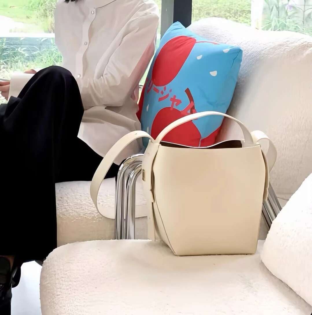 SEMALAYA 2025 Autumn And Winter New Leather Women's Bucket Bag Advanced Sense Niche Design Single Shoulder Crossbody