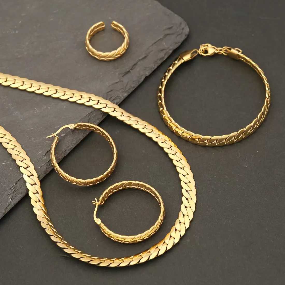Fashion Trend 5-piece Set Stainless Steel Blade Chain 18K Gold Vacuum Plated Necklace Bracelet Ring Set Womens Kravik Chain Jewelry Y250408