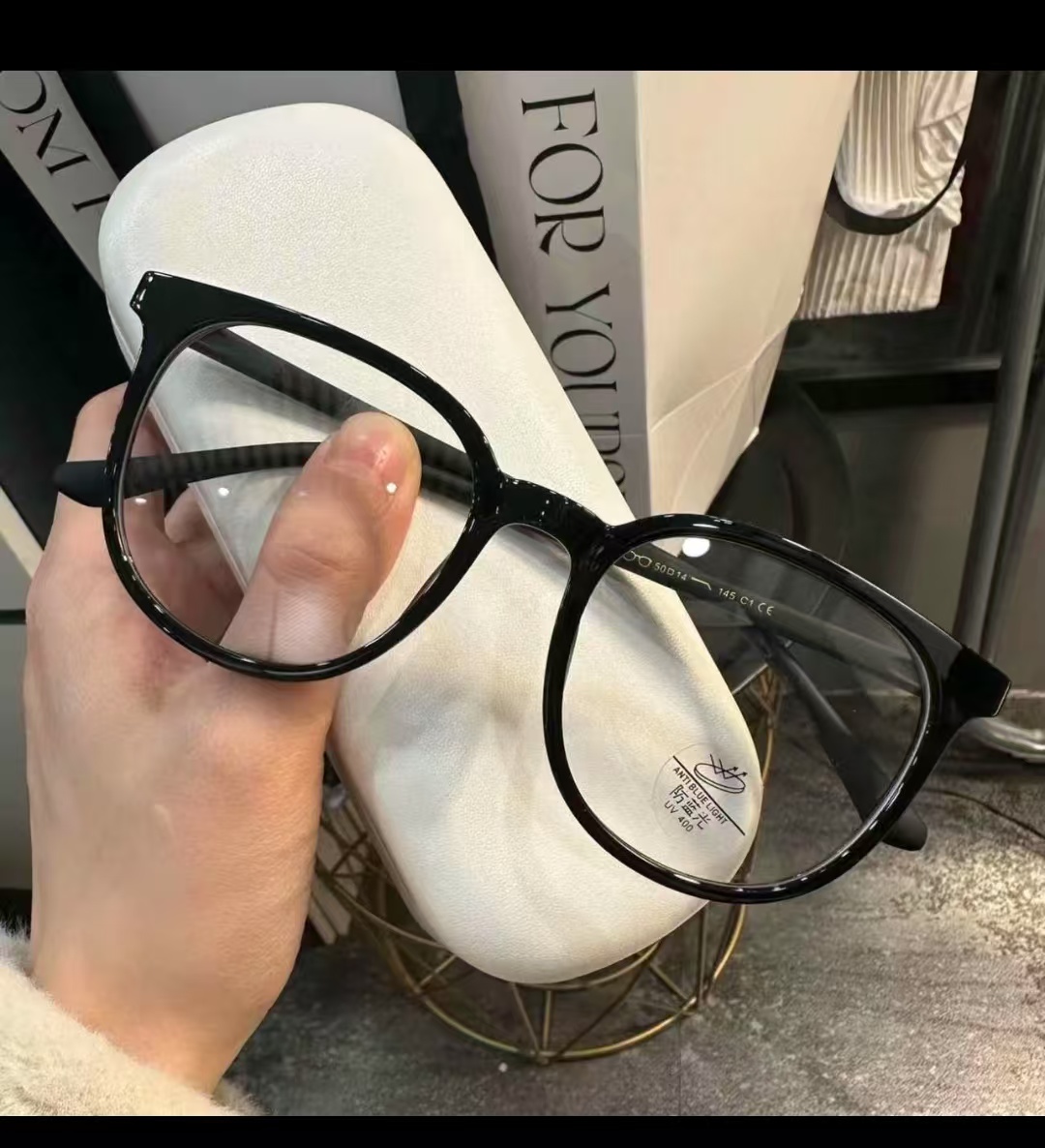 (Fashion Accessories)(Fashion Sunglasses Frames)