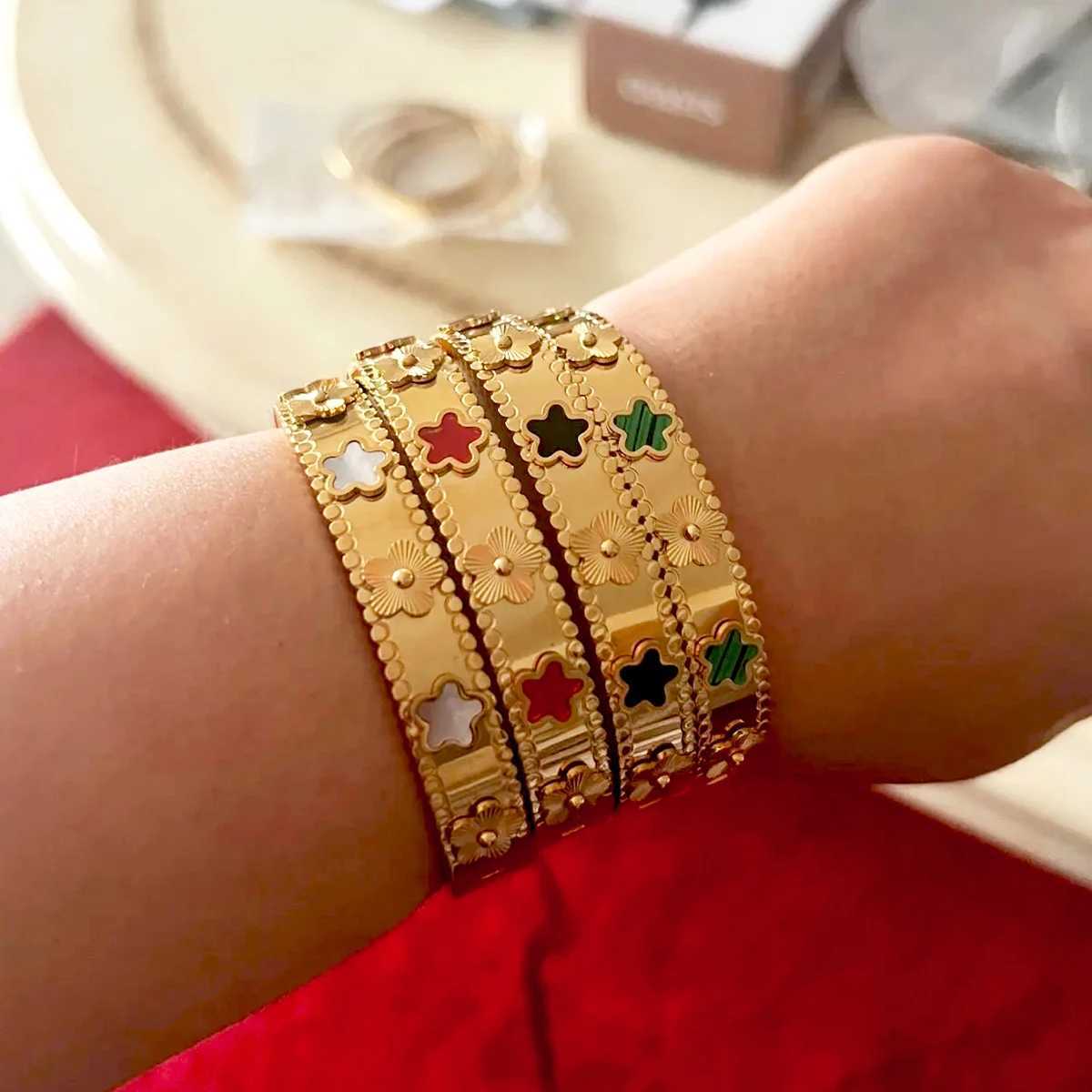 1Pc Fashion Flower Stainless Steel Bracelet Vintage Handmade Jewelry Y250408