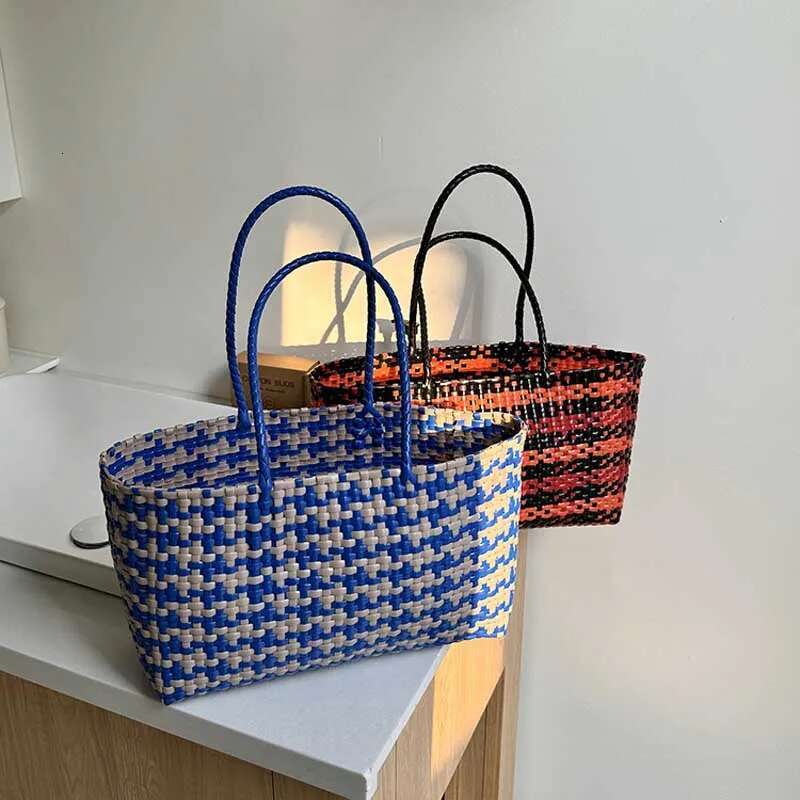 Free Shipping New Outdoor Women's Designer Bag Beach Vacation Woven Beach Bag Tote Bag Tote Bag Large Capacity Shoulder Bag Grid Vegetable Basket
