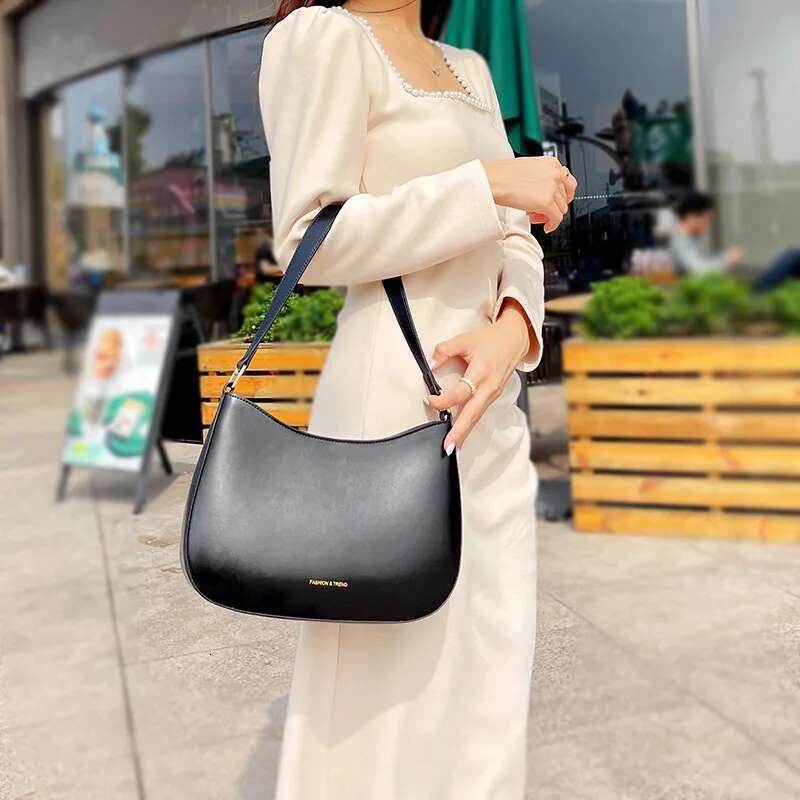 High Quality Stylish Urban Women's Underarm Designer Lady Shoulder Bag Trendy And Versatile Cowhide Leather Handbag