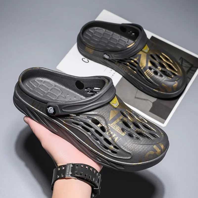 New Arrival Summer Plus Size 49 Mens Sandals Outdoor Breathable Lightweight Eva Beach Shoes Fashion Hole Shoes Couple Garden Clogs T250407