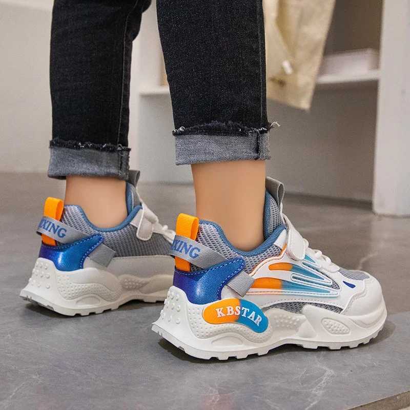 Childrens sports shoes boys and girls running sports shoes air mesh fashion classic boys casual shoes white blue pink W250407