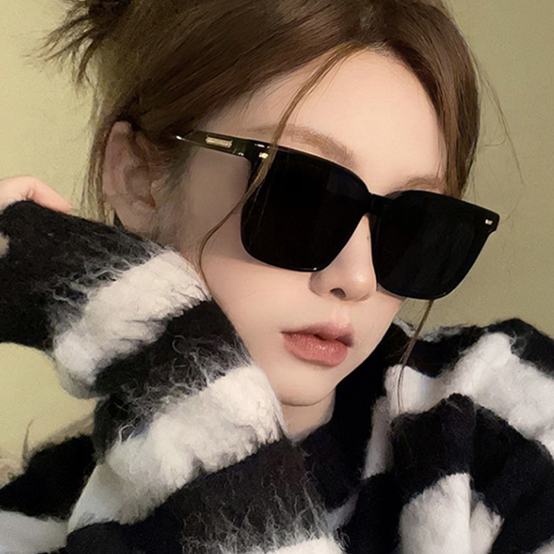 2025 Hot new free shipping designer glasses for mens womens sunglasses Summer New European and American Sunglasses