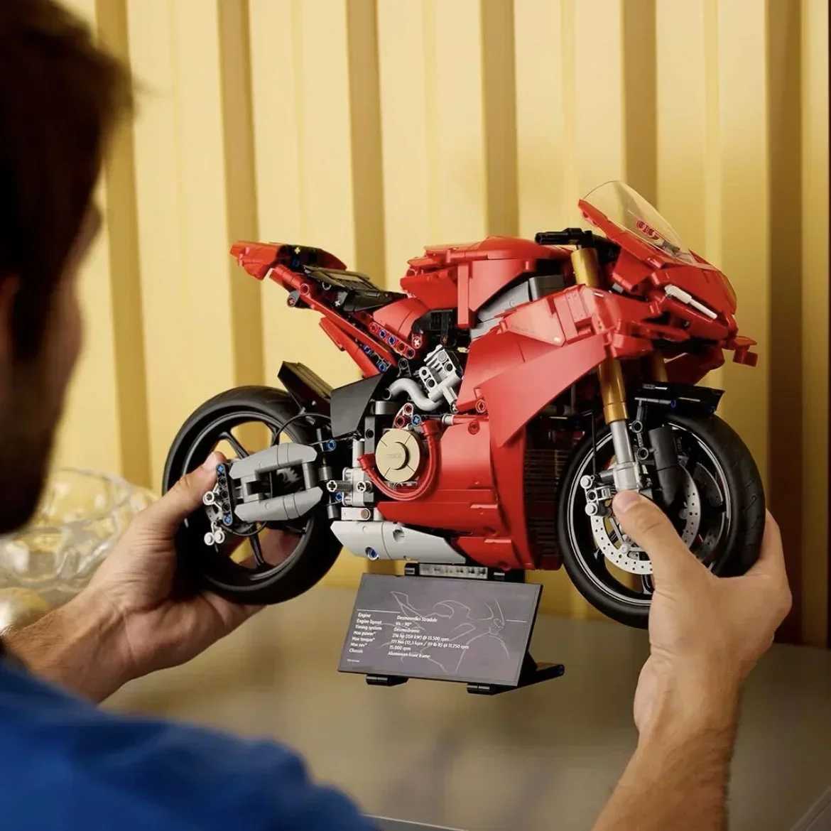 Technology V4 S Motorcycle Building Blocks Compatible with 42202 Mechanical Model DIY Building Blocks Toys Childrens Boys Birthday Gifts W250408