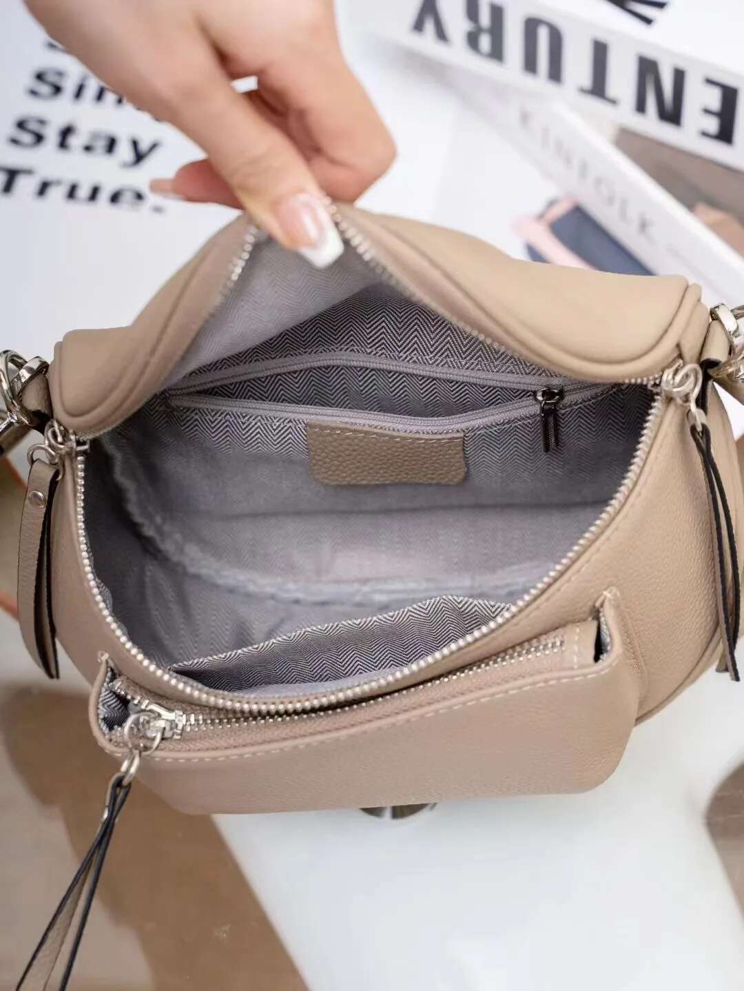 Genuine Leather Women's Handbag 2024 High-Quality Small Shoulder Casual Chest Purse Ladies' Simple Versatile Crossbody Bag