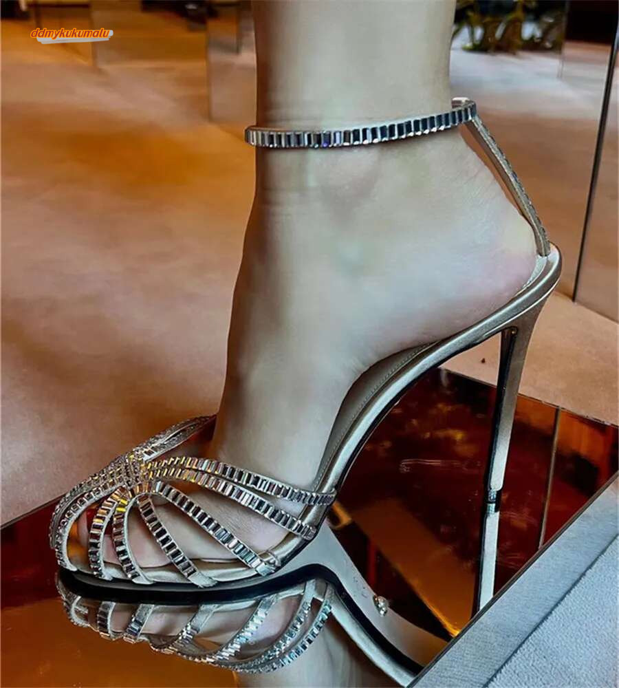 2025 Designer Rhie Women Gladiator Sandals Ankle Strap High Heel Shoes Hollow Out Summer Dress Pumps Closed Toe Stiletto ddmykukumalu