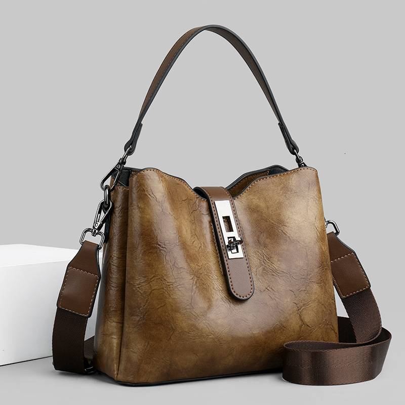 2025 New Bucket Bag Female Retro Fashion Large Capacity Tote Bag Commuter Crossbody Shoulder Handbag