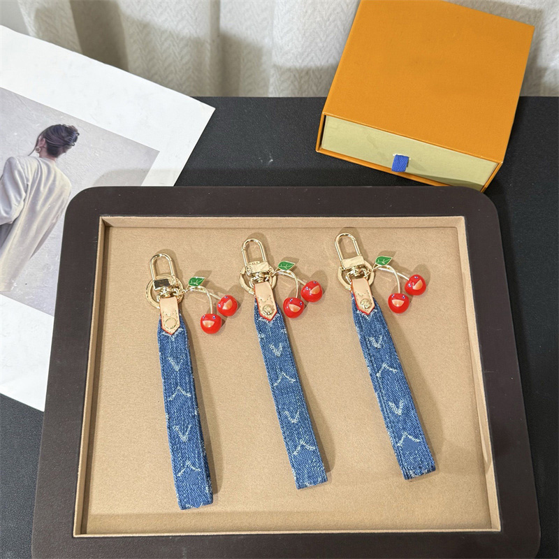 Keychains Lanyards Designer Key Chain Letter Keychains Classic cherry Pattern Car Keychain Unisex Couple Gifts Lanyards Key