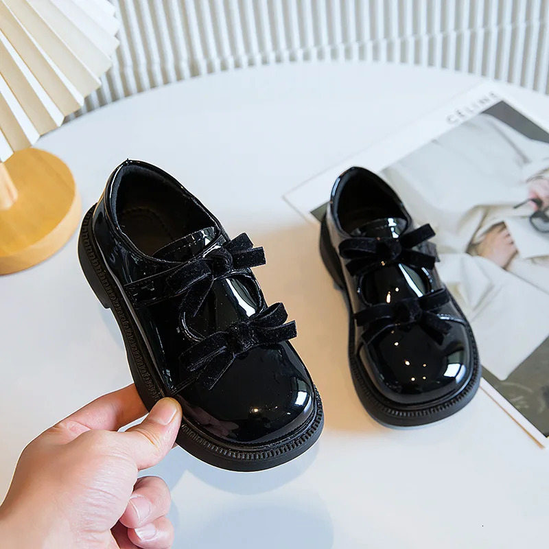 Girls Shoes Spring and Autumn Childrens School Shoes Fashion Mary Jane Princess Apartment Preschool Bowling Sandals Soft Bottom 250408