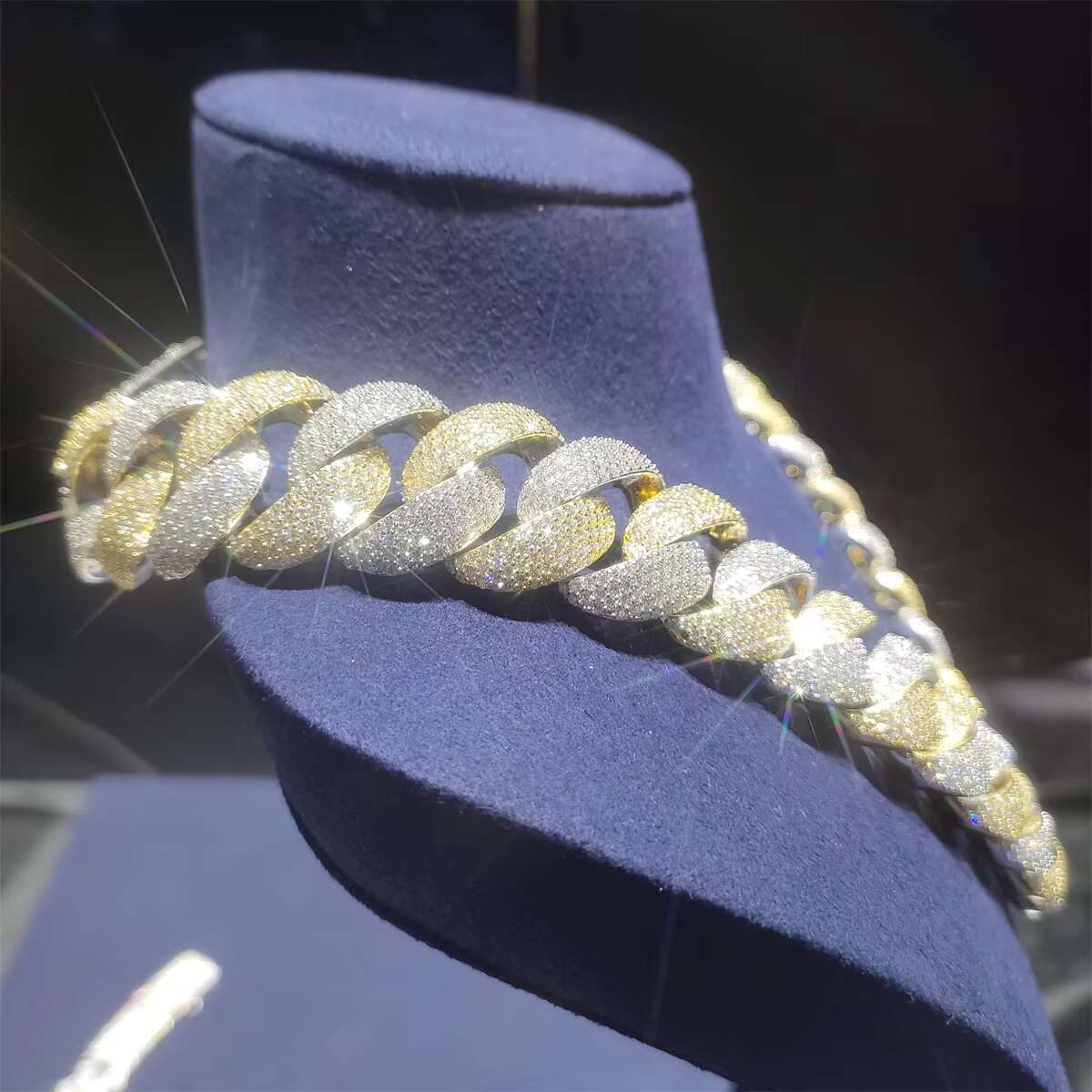 High Quality VVS Moissanite Necklace with Solid 10k White Gold Cuban Link Chain Wholesale Available