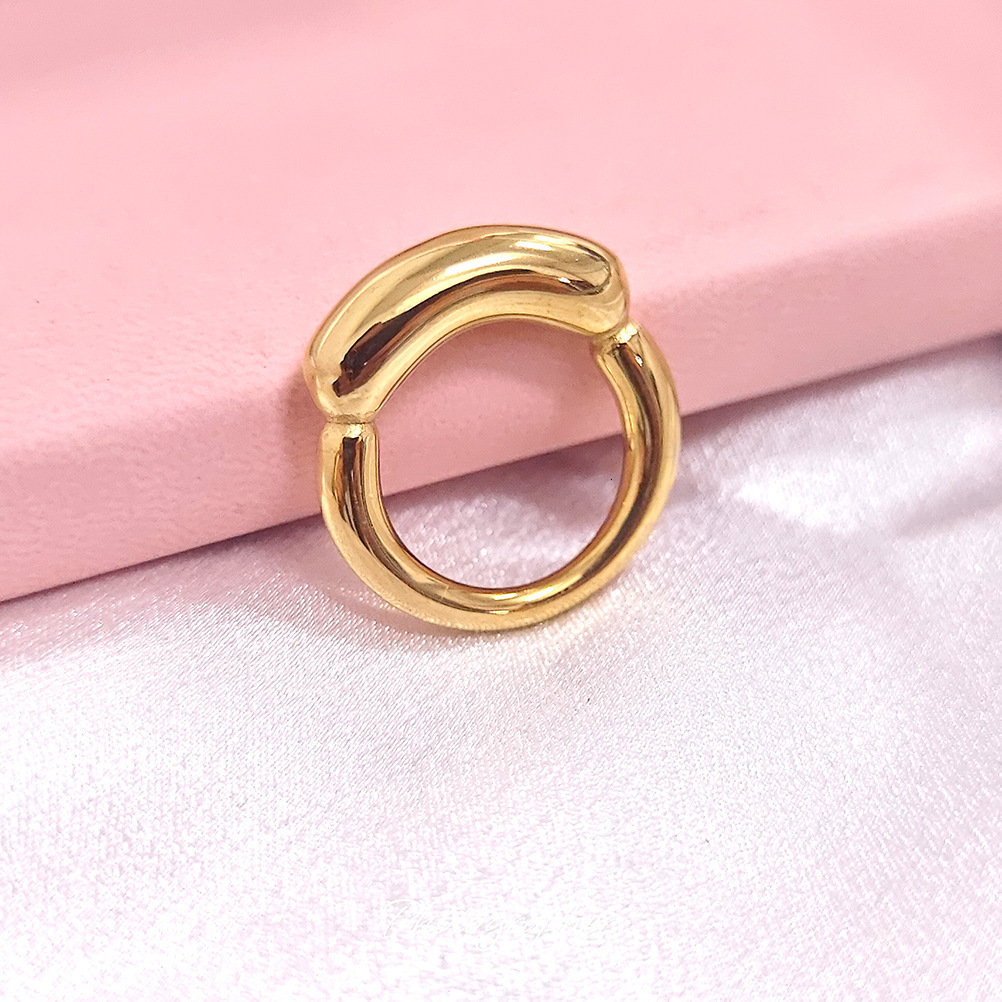 New Creative Thick Thread Smile Ring, Simple Personalized, Small and Unique, Titanium Steel Golden Ferry Color Clash Ring